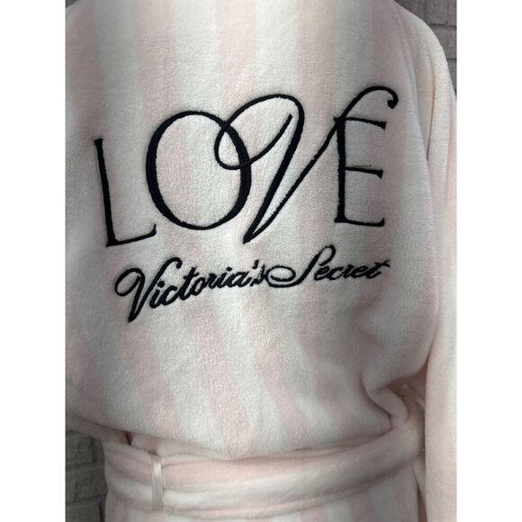 Victoria’s Secret Women Pink /White Stripe Monogram Robe Size M/L - Picture 5 of 11